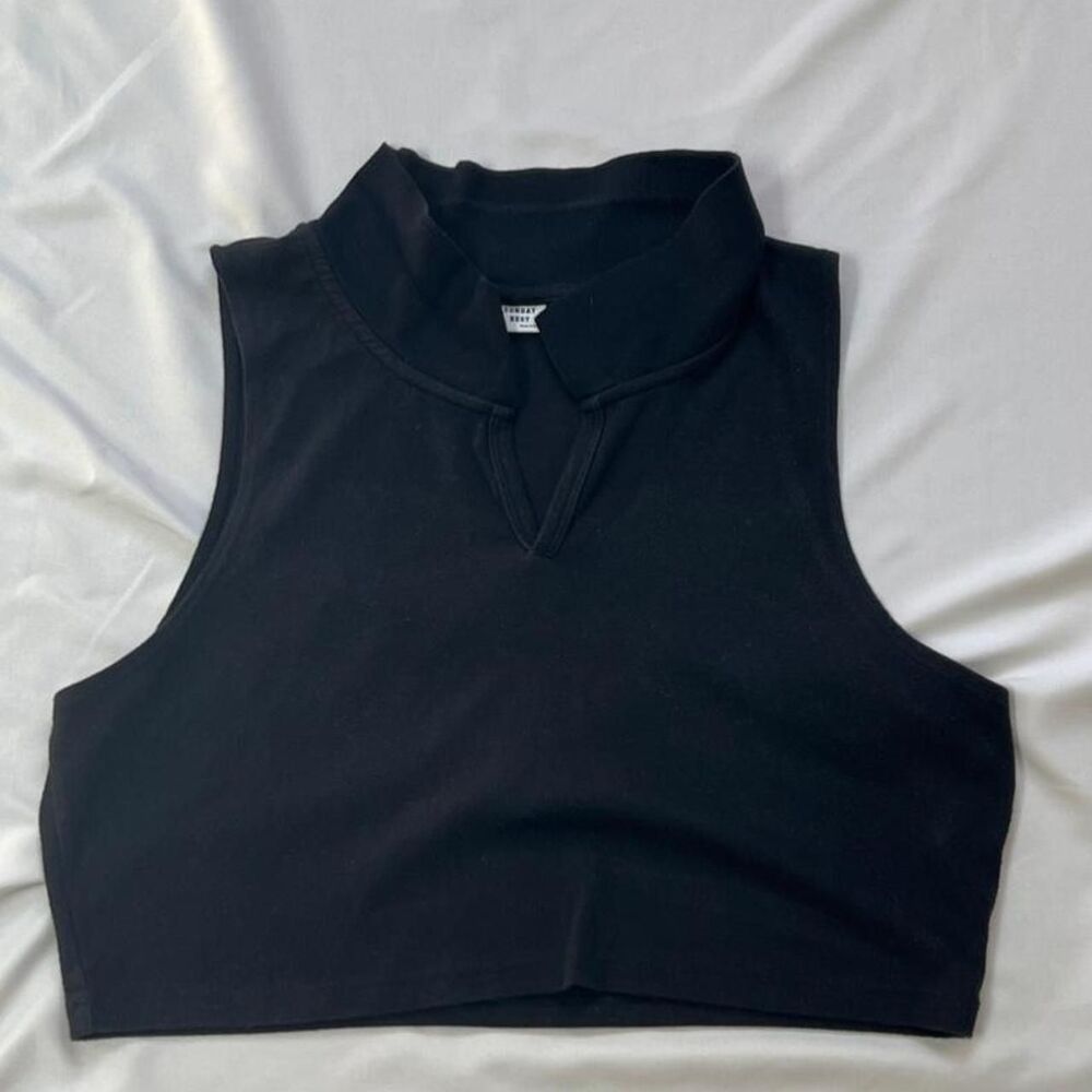 Aritzia Women's Black Vest - Picture 2 of 7